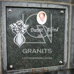 Granits Lust-Vuerings-Lucas - Columbarium